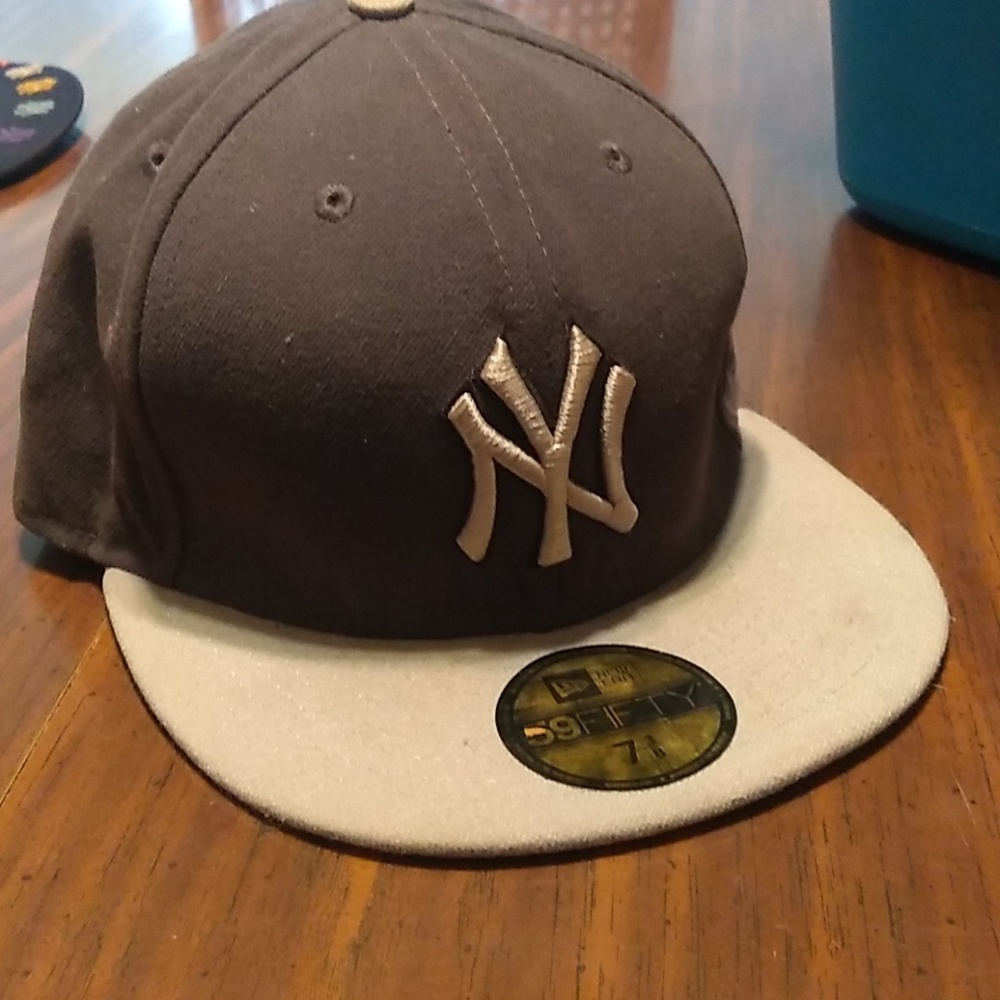 NY Yankees fitted baseball cap